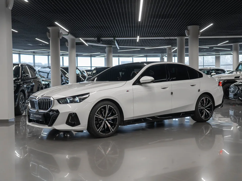 BMW 5 серия 2024 — фото 1, купить с доставкой в Москву