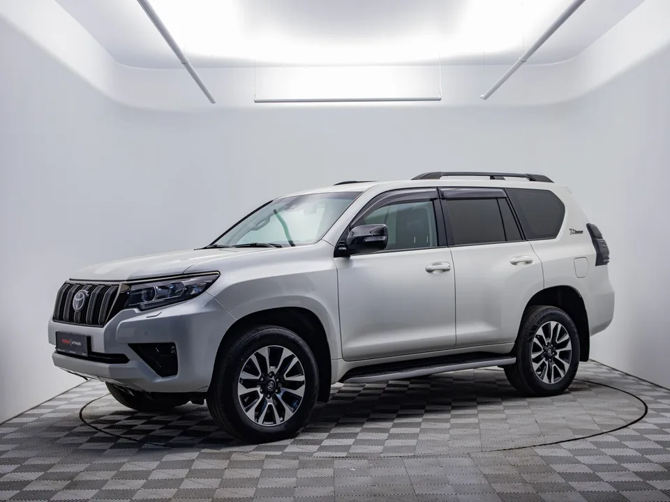 Toyota Land Cruiser Prado 2022 — фото 1, купить с доставкой в Москву