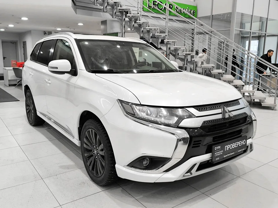 Mitsubishi Outlander 2022 — миниатюра 3