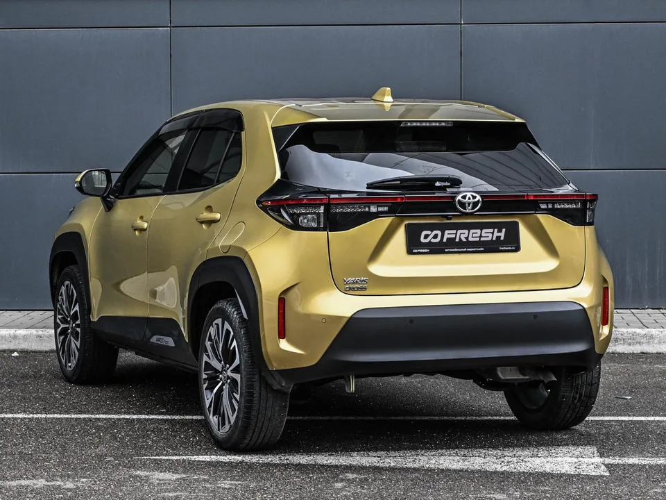 Toyota Yaris Cross 2022 — миниатюра 2