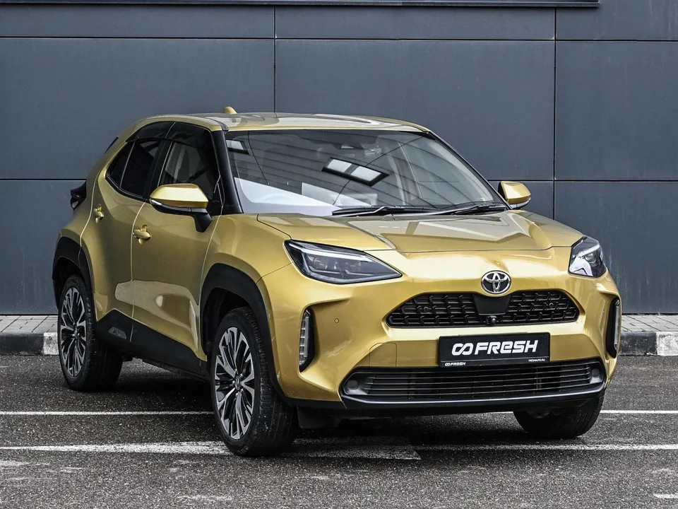 Toyota Yaris Cross 2022 — фото 1, купить с доставкой в Москву