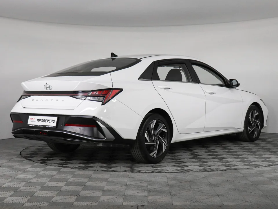 Hyundai Elantra 2024 — миниатюра 5