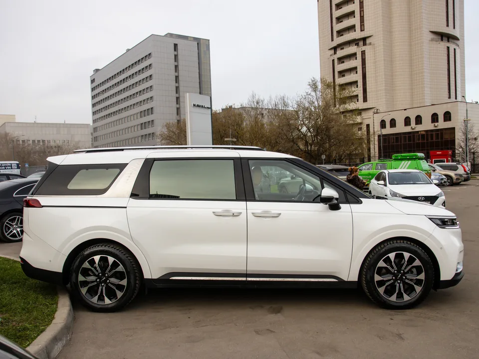 Kia Carnival 2023 — миниатюра 3