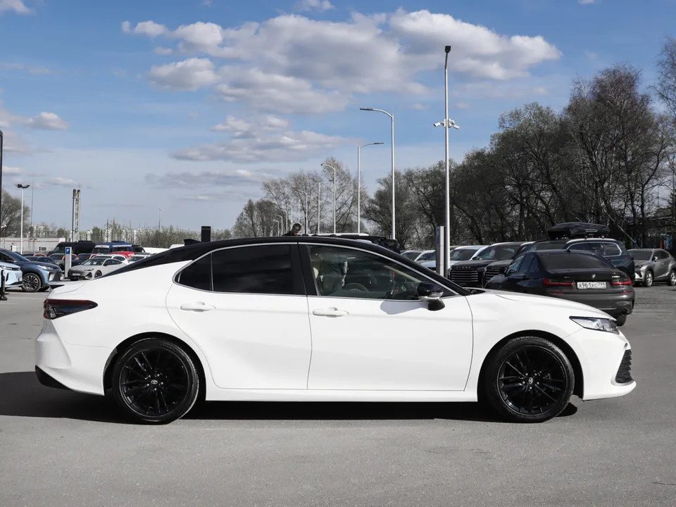 Toyota Camry 2022 — миниатюра 4