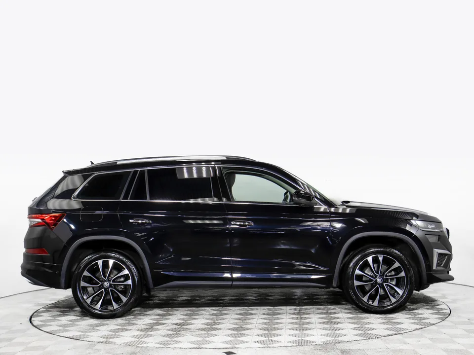 Skoda Kodiaq GT 2023 — миниатюра 3