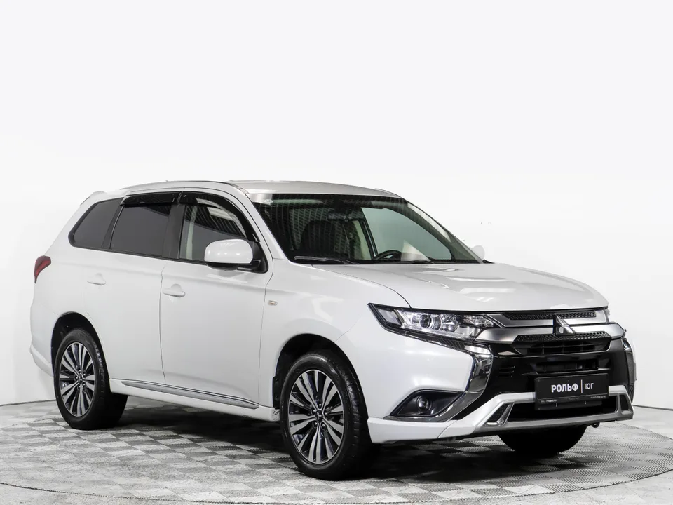 Mitsubishi Outlander 2022 — миниатюра 2
