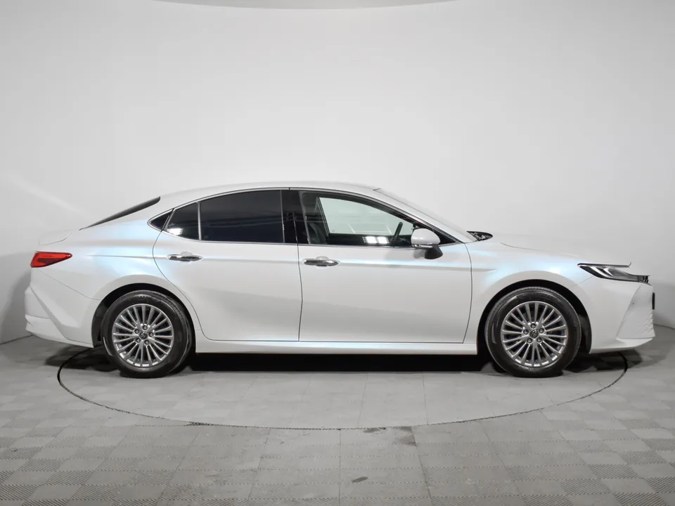 Toyota Camry 2024 — миниатюра 4