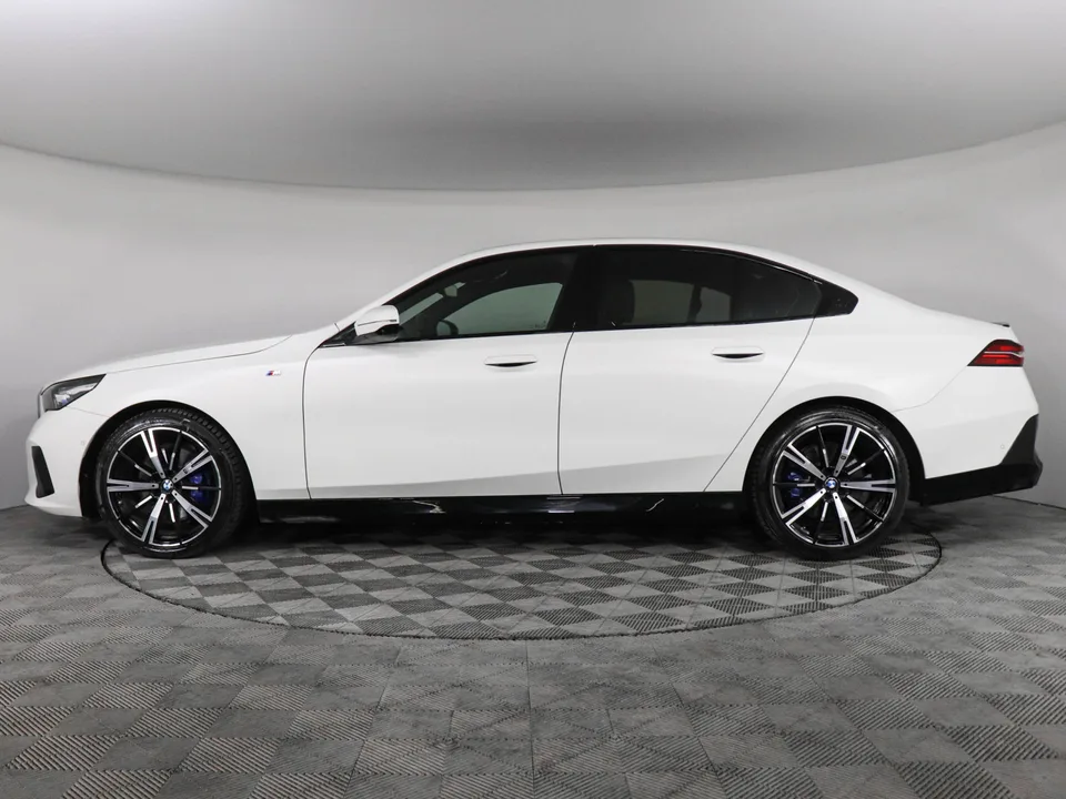 BMW 5 серия 2023 — миниатюра 4