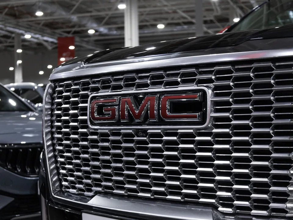 GMC Yukon 2022 — миниатюра 3