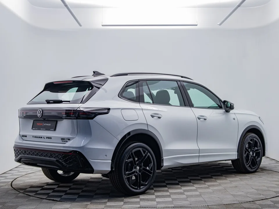 Volkswagen Tiguan 2025 — миниатюра 5