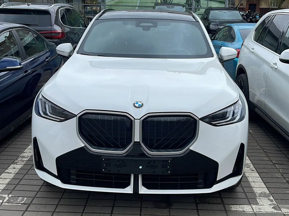 BMW X3 2025 — фото 1, купить с доставкой в Москву