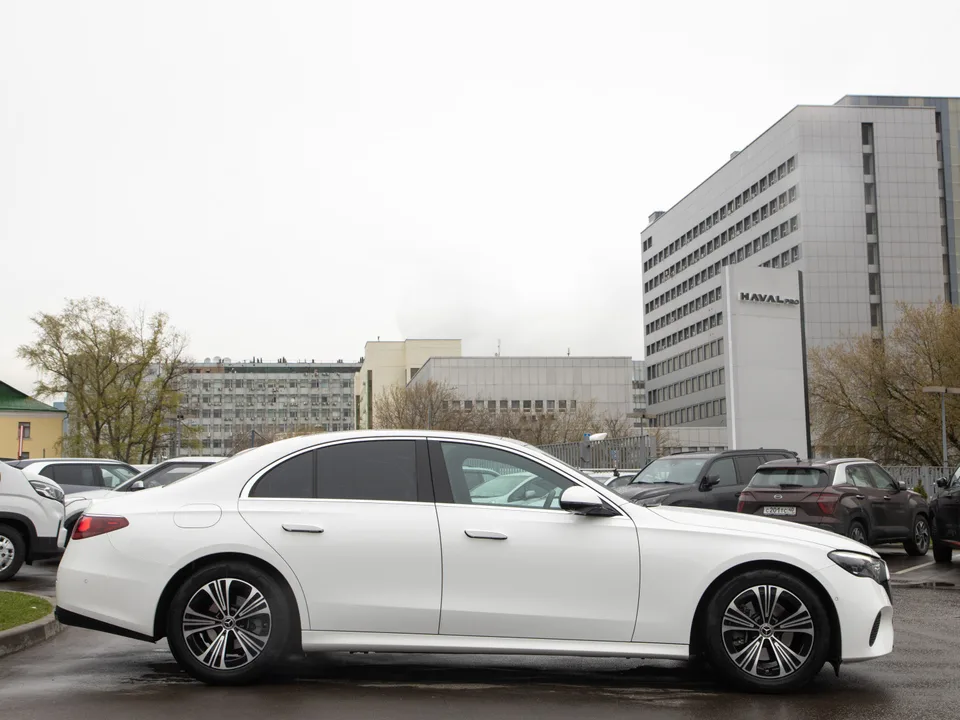 Mercedes-Benz E-Класс 2025 — миниатюра 3