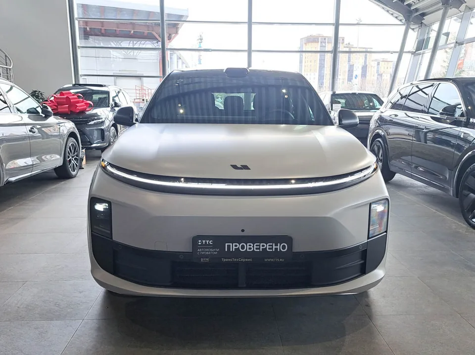 Li Xiang L6 2024 — миниатюра 2