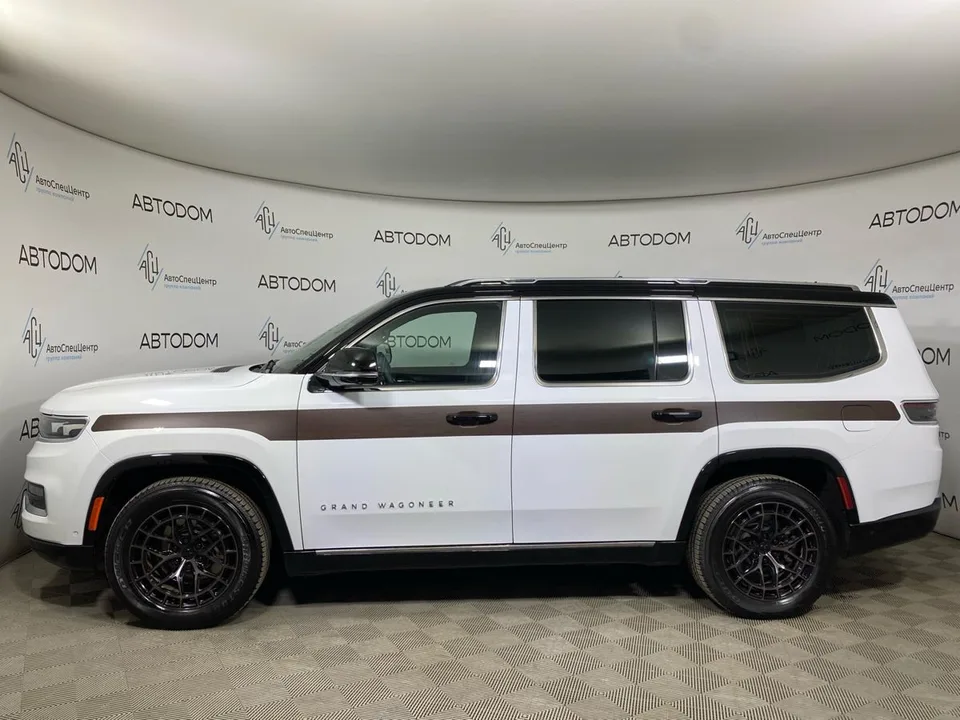 Jeep Wagoneer 2023 — миниатюра 2