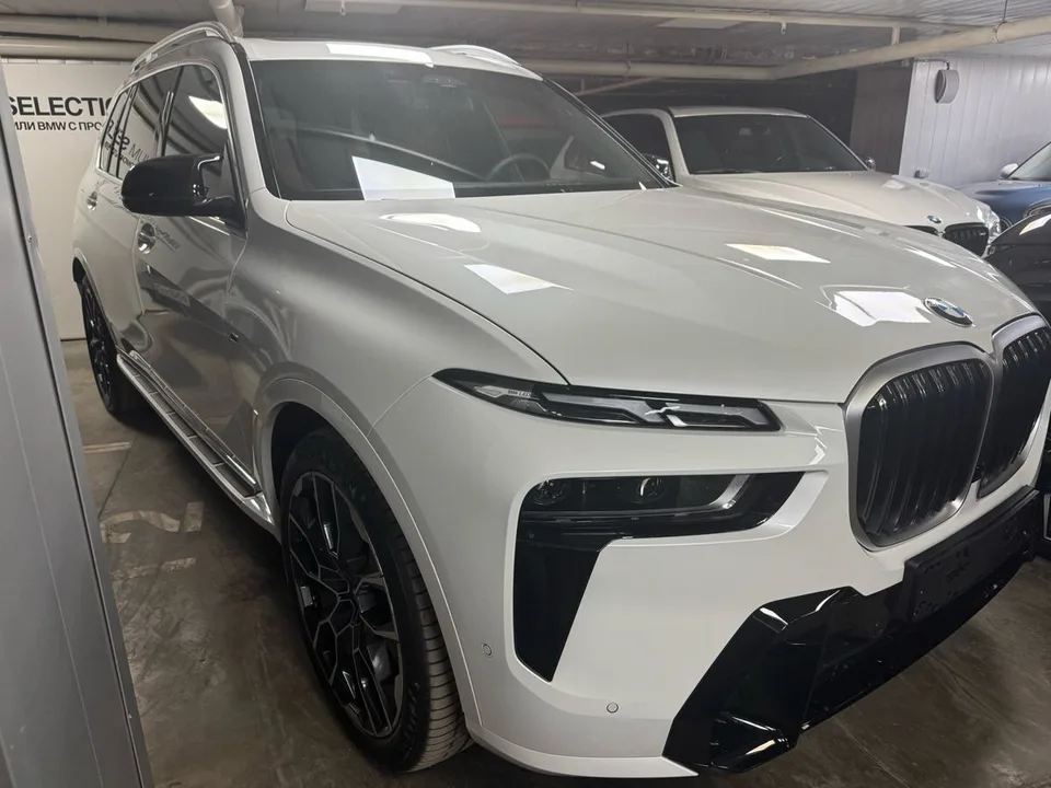 BMW X7 2024 — фото 1, купить с доставкой в Москву