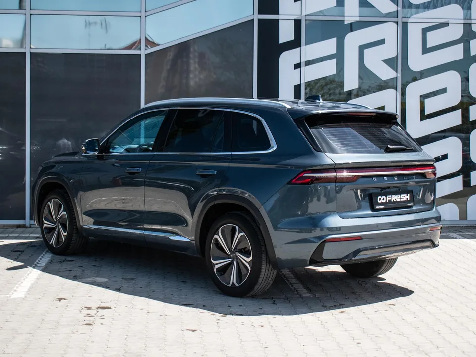 Geely Monjaro Hi-P Hybrid 2022 — миниатюра 2