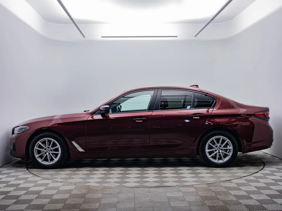 BMW 5 серия 2022 — миниатюра 2
