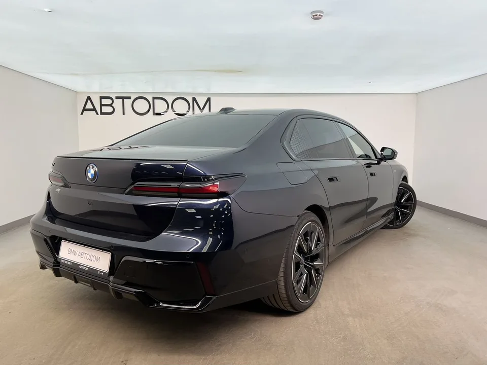 BMW i7 2022 — миниатюра 2