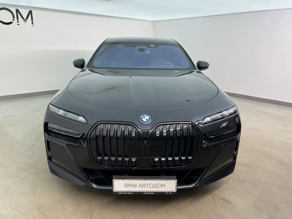BMW i7 2022 — миниатюра 3