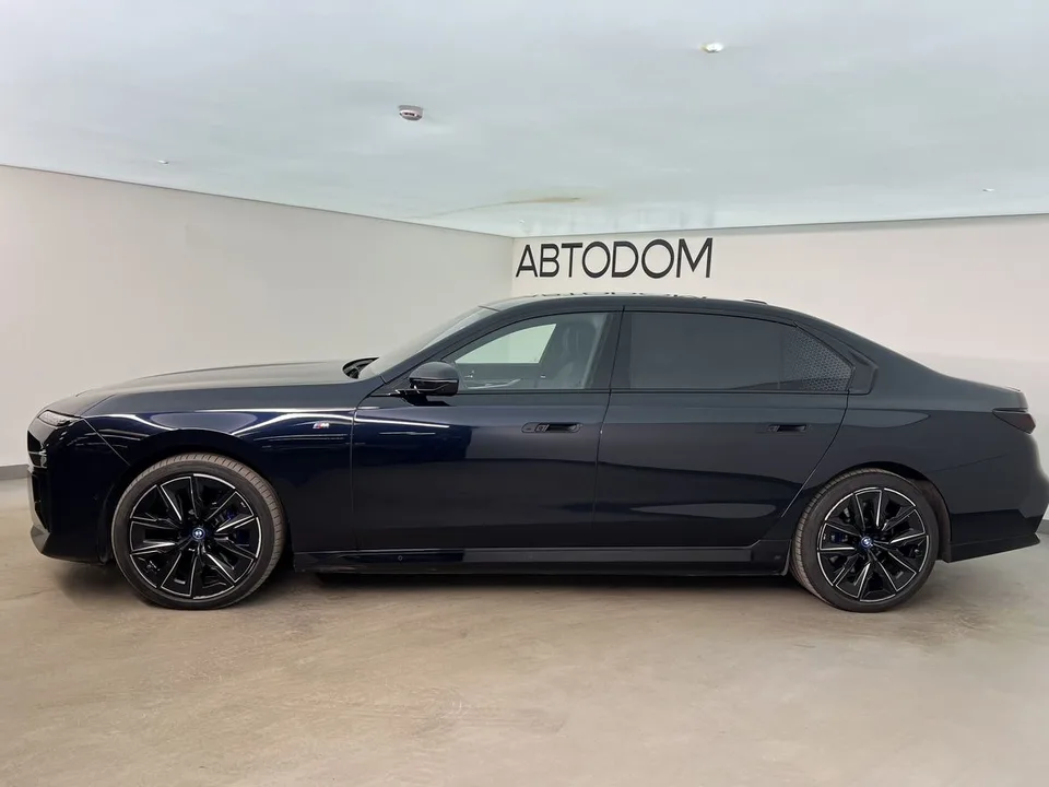 BMW i7 2022 — миниатюра 5