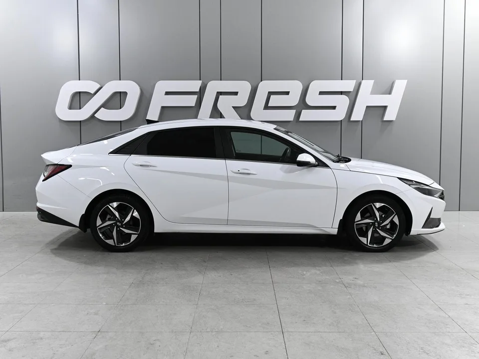 Hyundai Elantra 2022 — миниатюра 5
