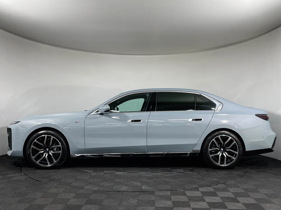 BMW 7 серия 2025 — миниатюра 2