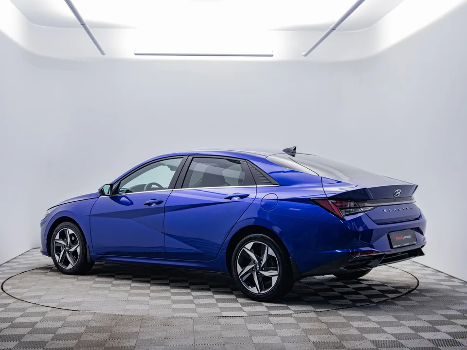 Hyundai Elantra 2022 — миниатюра 3