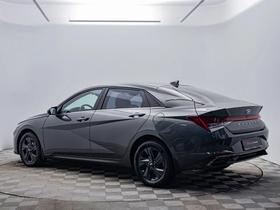 Hyundai Elantra 2022 — миниатюра 3