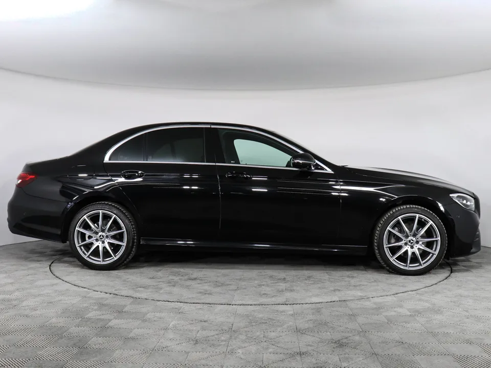 Mercedes-Benz E-Class 2022 — миниатюра 4