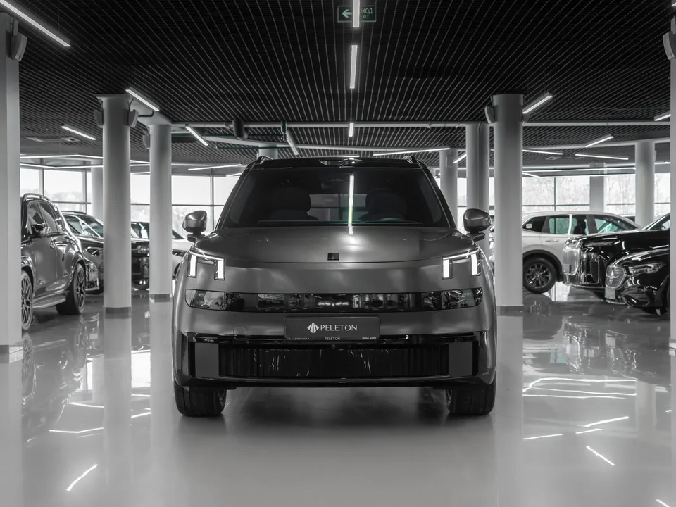 Lynk & Co 900 2025 — миниатюра 3
