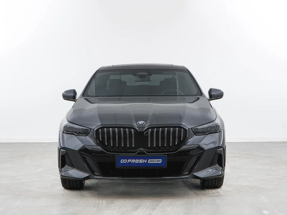 BMW 5 Series 2023 — миниатюра 3