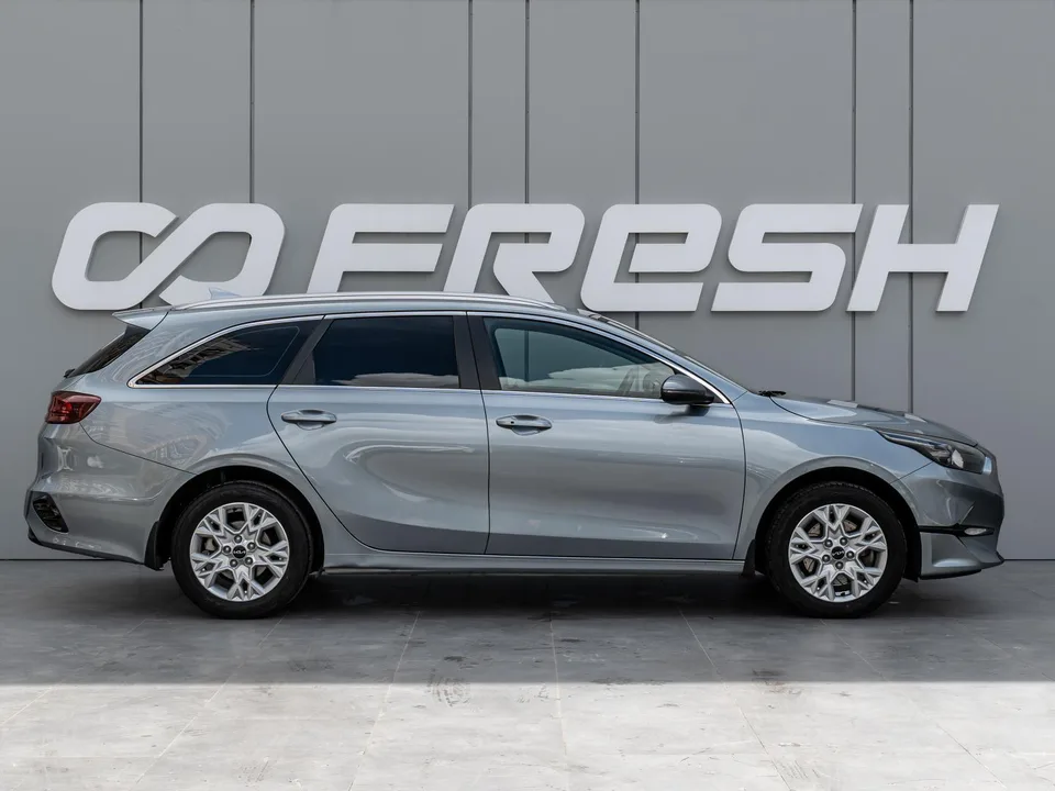 Kia Ceed SW 2022 — миниатюра 2