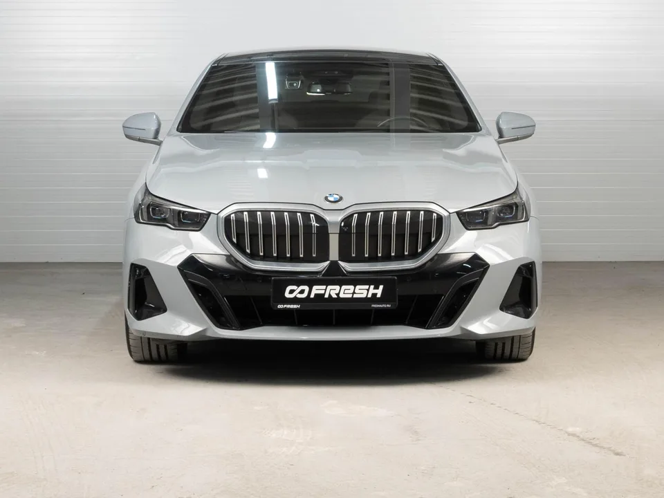 BMW 5 Series 2023 — миниатюра 3