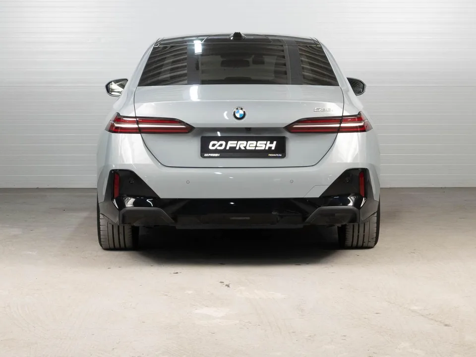 BMW 5 Series 2023 — миниатюра 4