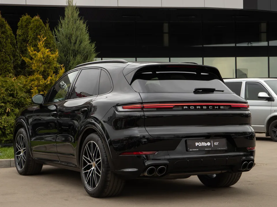 Porsche Cayenne 2023 — миниатюра 5