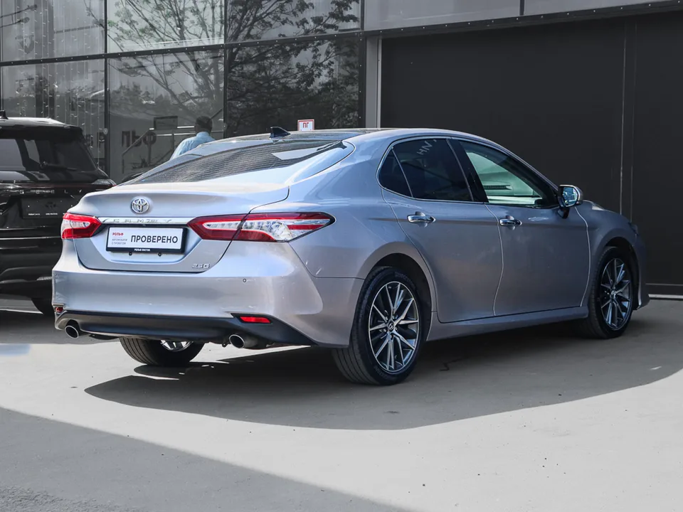 Toyota Camry 2022 — миниатюра 4