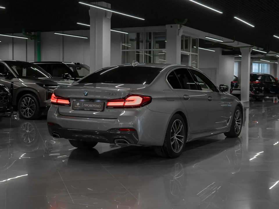 BMW 5 Series 2023 — миниатюра 2