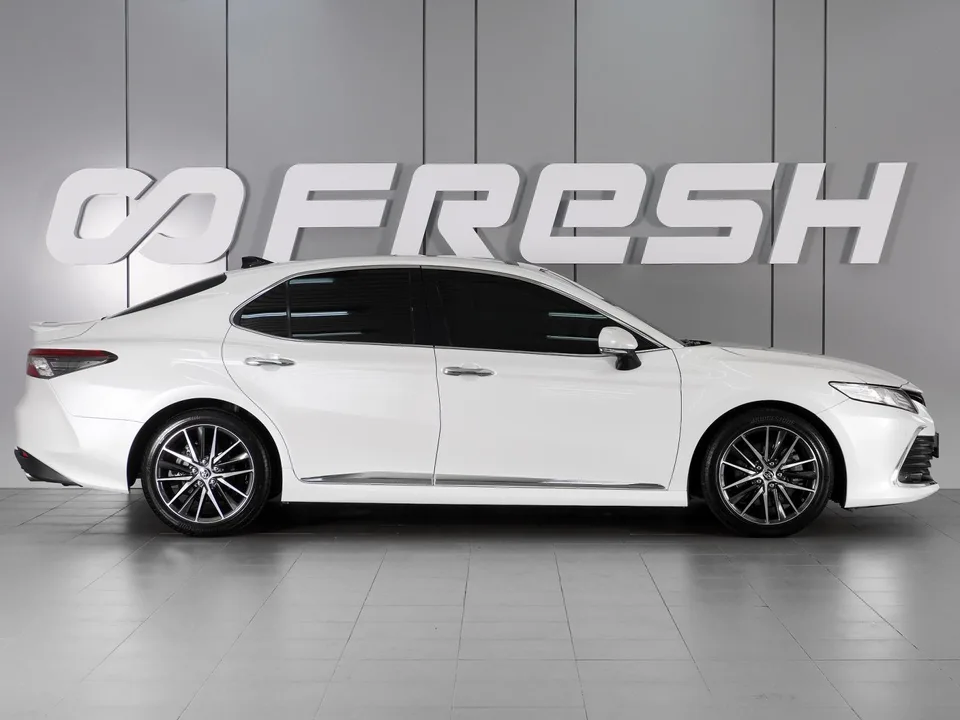 Toyota Camry 2022 — миниатюра 2