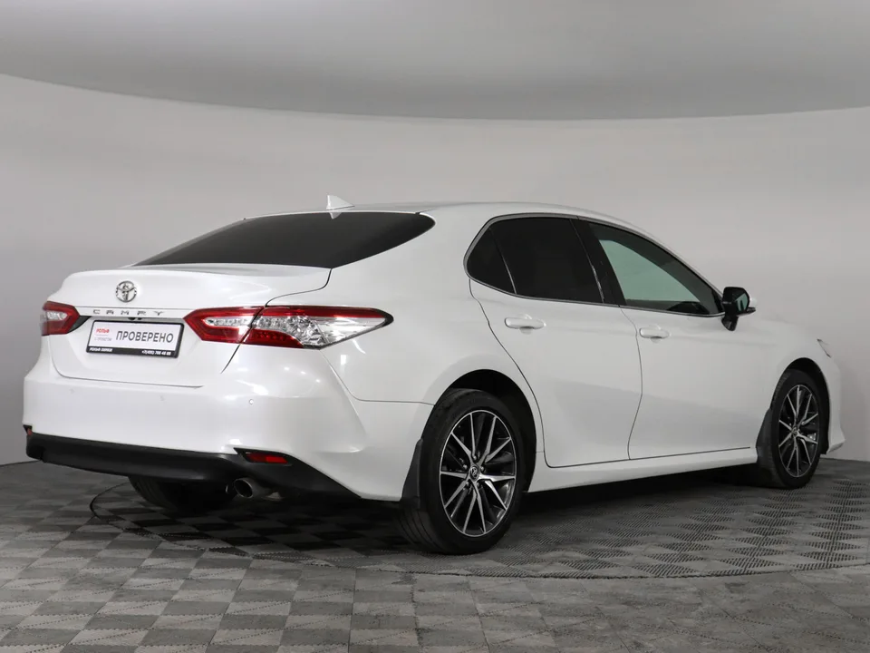 Toyota Camry 2022 — миниатюра 2
