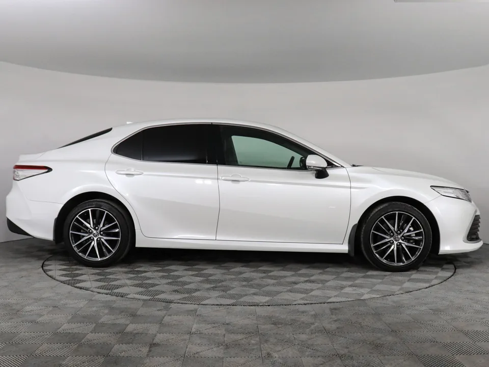 Toyota Camry 2022 — миниатюра 4