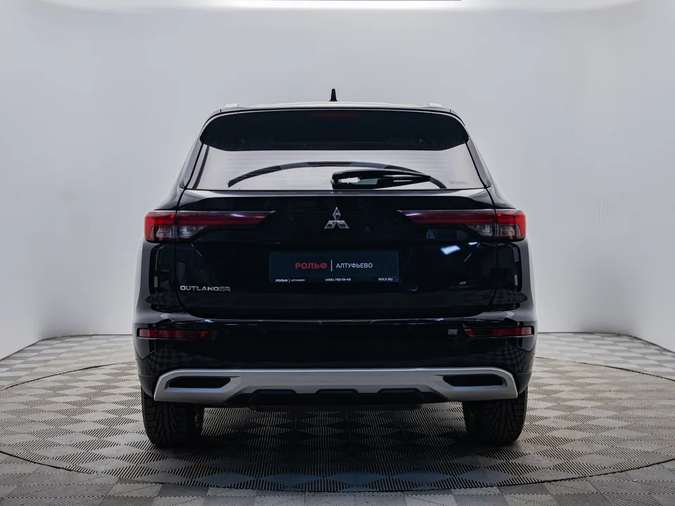 Mitsubishi Outlander 2022 — миниатюра 4