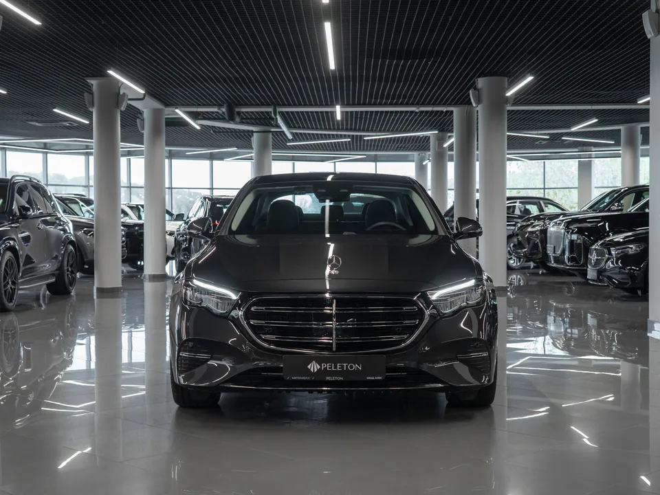 Mercedes-Benz E-Class 2025 — миниатюра 3