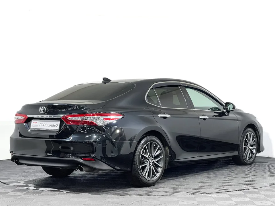 Toyota Camry 2022 — миниатюра 2