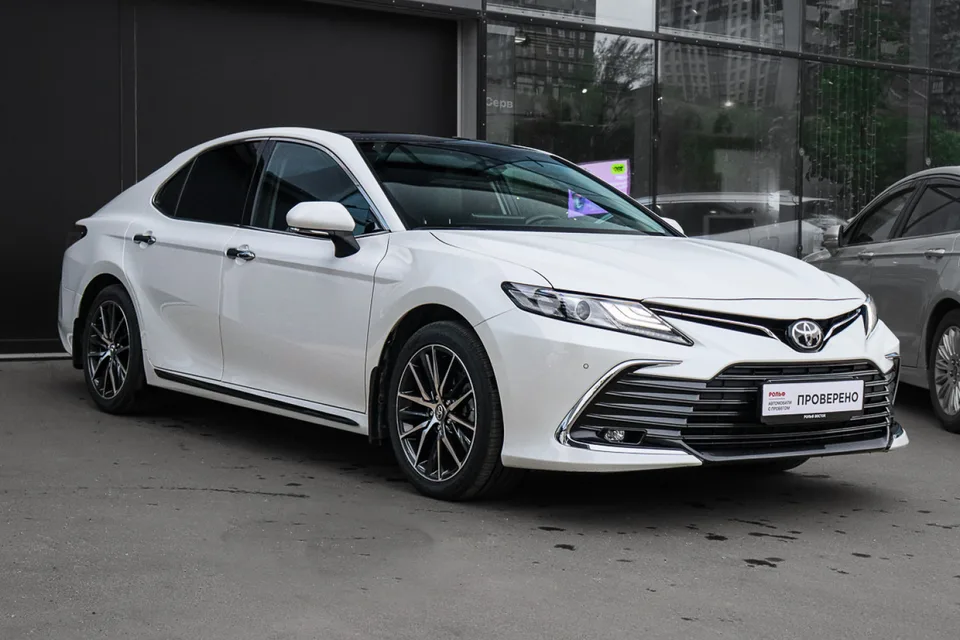 Toyota Camry 2023 — миниатюра 3