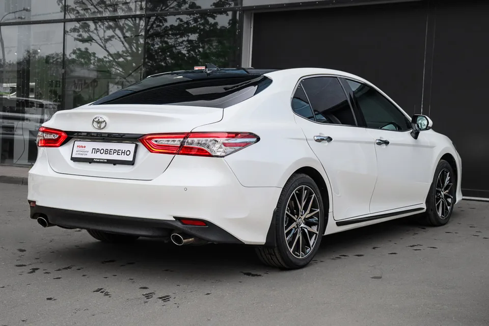 Toyota Camry 2023 — миниатюра 4