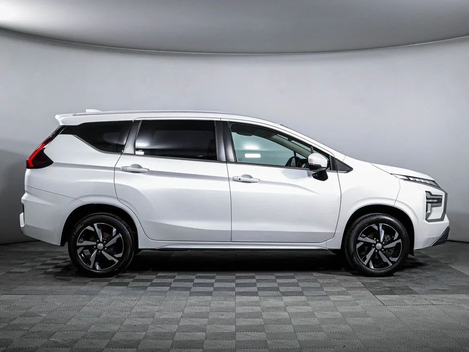 Mitsubishi Xpander 2023 — миниатюра 4