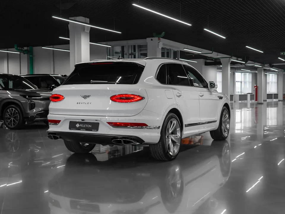 Bentley Bentayga 2024 — миниатюра 5