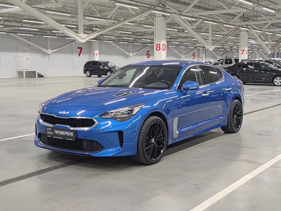 Kia Stinger 2022 — фото 1, купить с доставкой в Москву