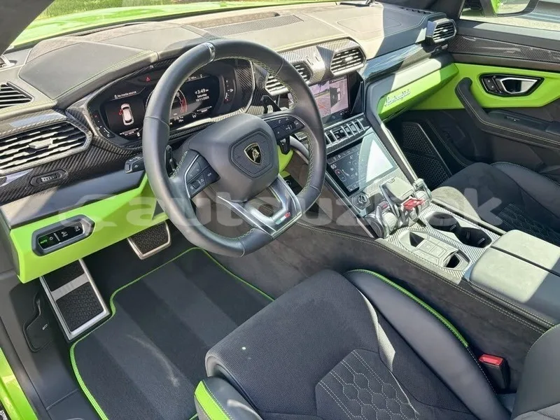 Lamborghini Urus 2024 — миниатюра 2