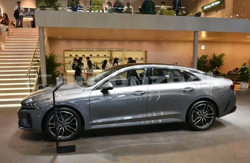 Kia K5 2025 — миниатюра 2